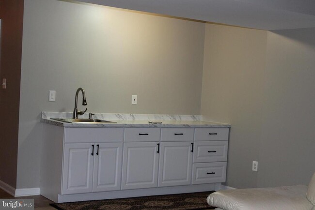 Building Photo - 14186 Hunters Run Way