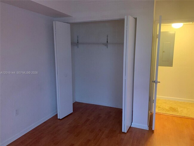 Building Photo - 1555 N Treasure Dr