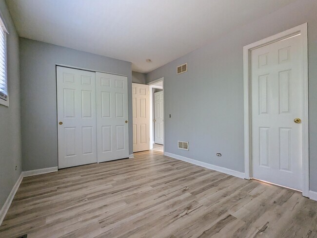 Building Photo - 532 Pleasure Dr