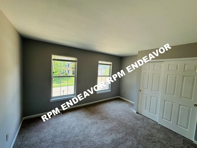 Building Photo - Spacious 4 bedroom, 2.5 bath home availabl...