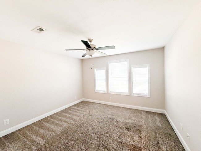 Building Photo - 1142 Eagle's View Dr