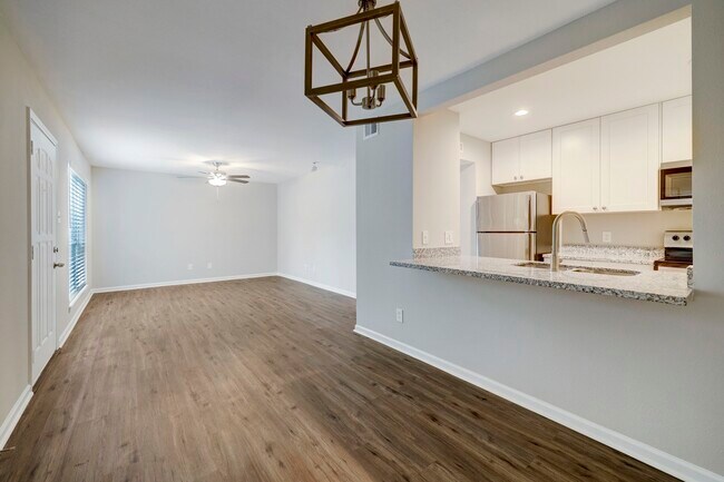 Building Photo - 512 Ridge St