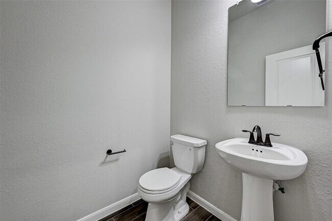 Building Photo - 25403 Kidwiler Dr