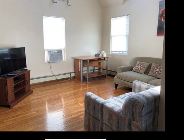 Building Photo - 138 Ferry St