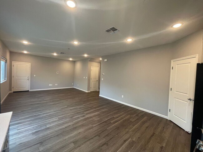 Building Photo - Wonderful Brand New Home