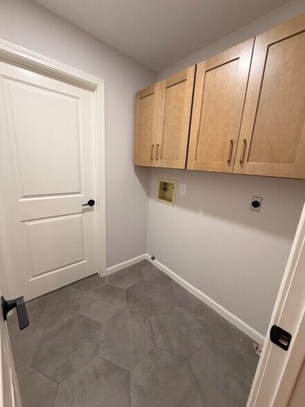 Building Photo - 11729 Caenen St