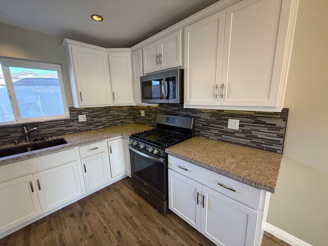 Building Photo - 4038 Argyle Dr