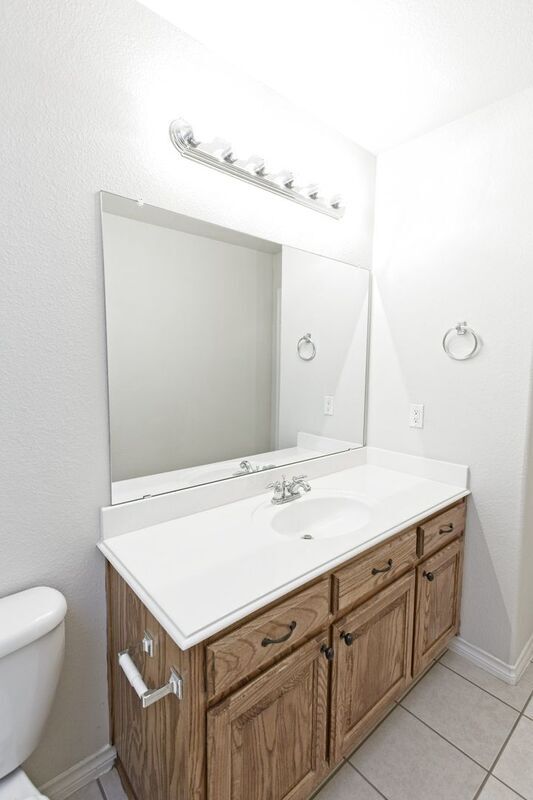 Building Photo - 5925 Silver Buckle Dr