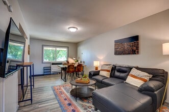 Building Photo - 407 S 94th Pl