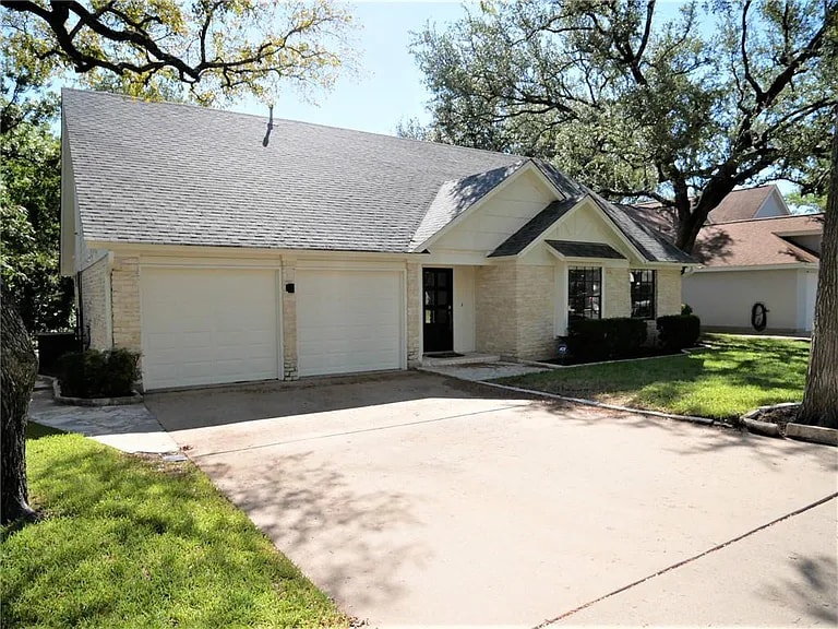 front - 6520 Heron Dr