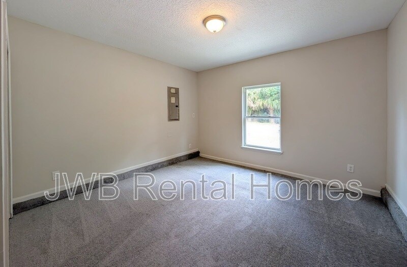 Building Photo - 8460 Kona Ave