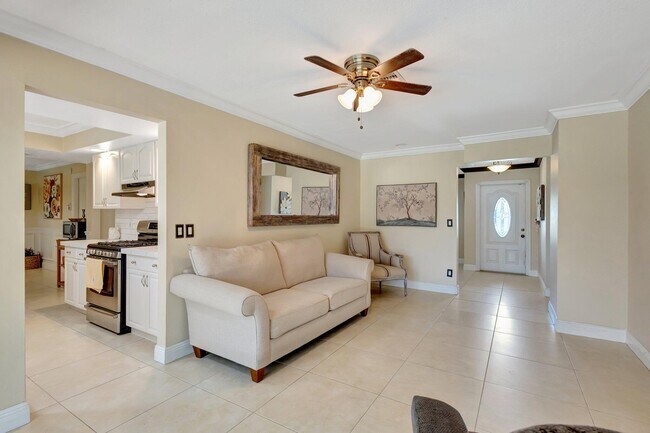 Building Photo - 11721 Inverness Cir