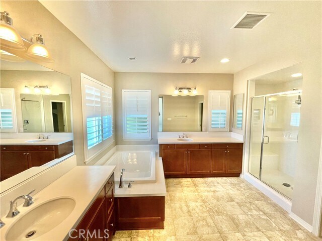 Building Photo - 6430 Sheffield St