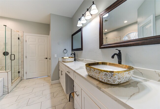 Building Photo - 6206 Clear Canyon Dr