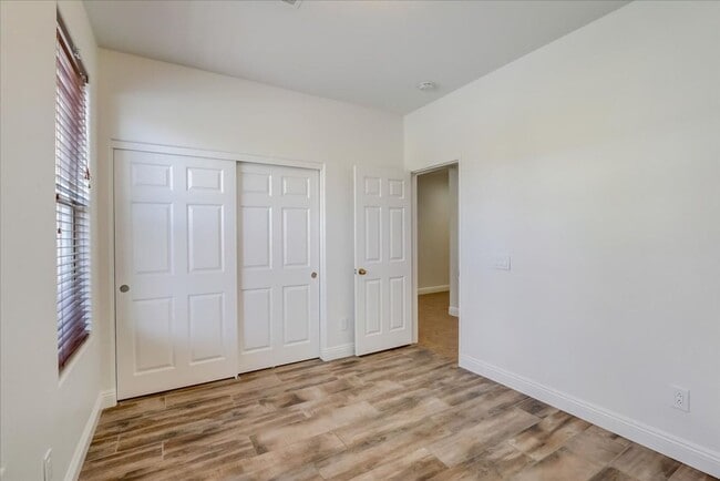 Building Photo - 10948 Positano St