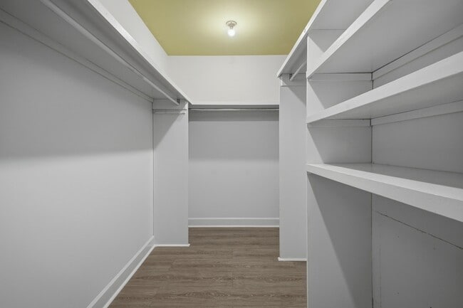 Building Photo - 5612 Stanford Ct