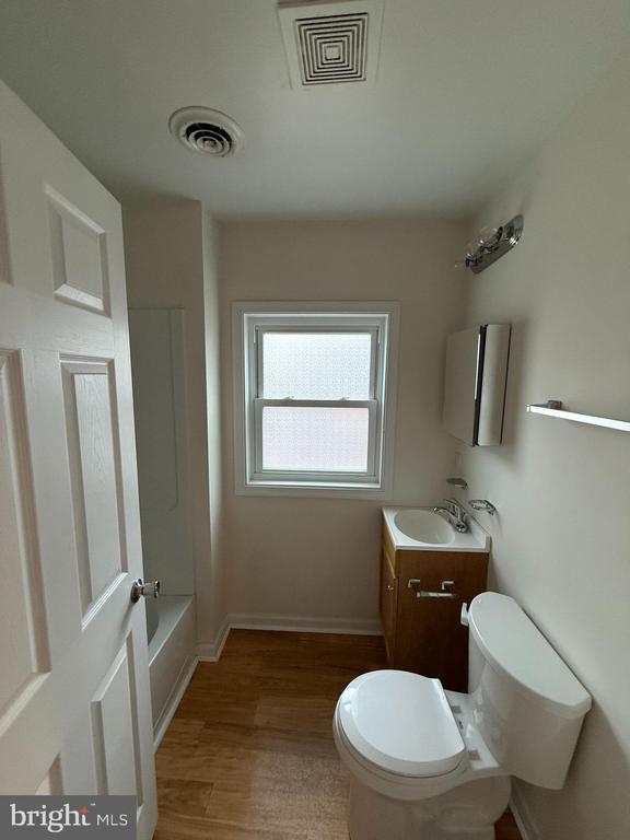 Building Photo - 5375 Mulberry St