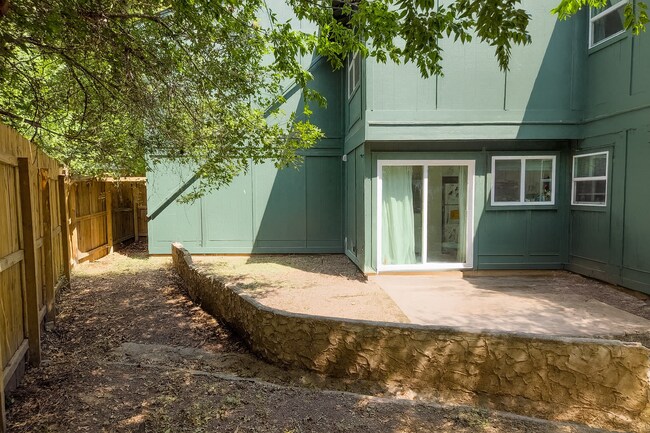 Building Photo - 2702 Mulford Cv