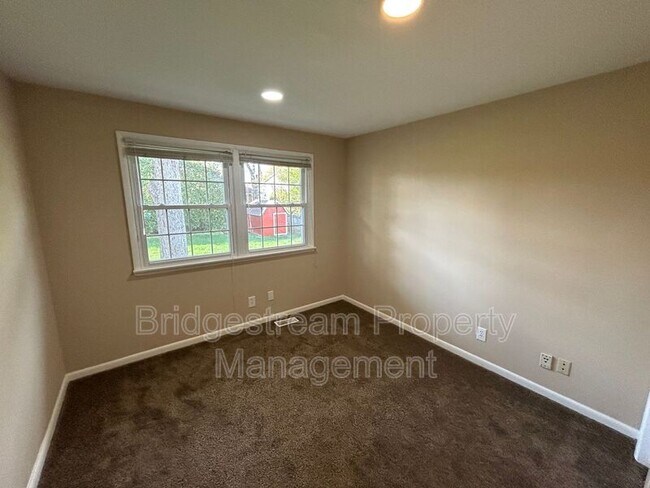 Building Photo - 1567 Burchwood Dr