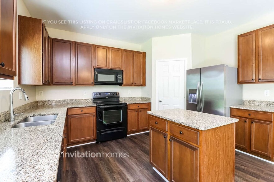 Building Photo - 7112 Bear Grass Ln