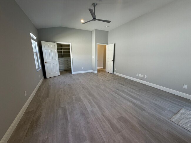 Building Photo - ANNUAL RENTAL - 3 BED / 2 BATH POOL HOME IN AUTUMN WOODS