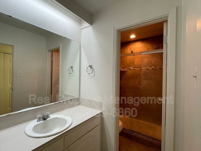 Building Photo - 13640 Rampart Ct