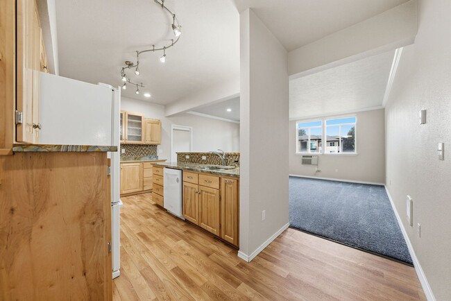 Building Photo - 22855 E Country Vista Dr