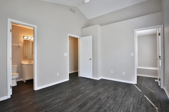 Building Photo - 1843 Canopy Ln