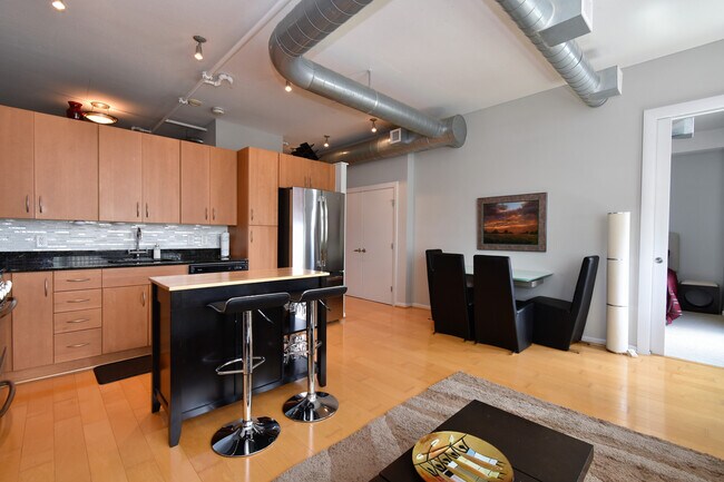 Building Photo - Incredible 11th Floor 2BR/2BA Condo Blocks from the Metro in Vibrant Mount Vernon Triangle!
