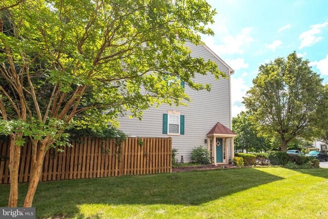 Building Photo - 43782 Brookline Terrace