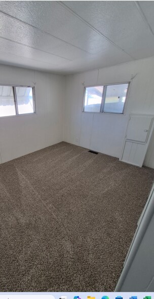 Building Photo - 3601 E Wyoming Ave