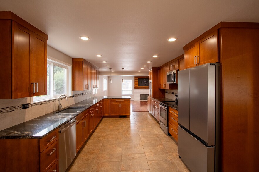 Huge kitchen with tons of storage and counter space - 13234 SE 261st St