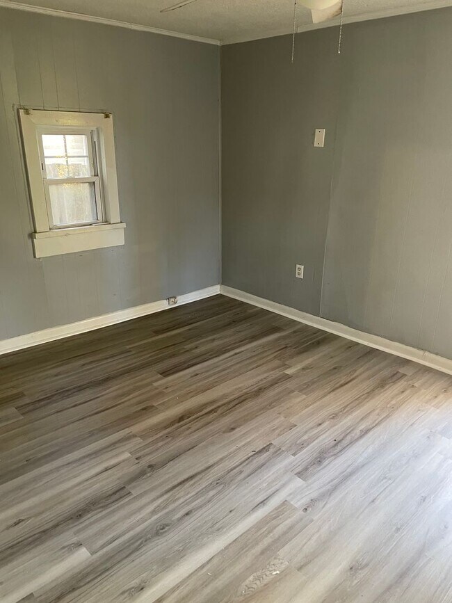 Building Photo - 4025 Gary Dr