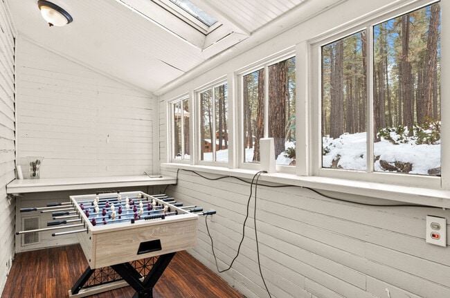 Building Photo - 4955 Hidden Hollow Rd