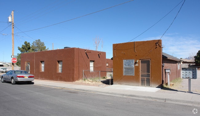 Building Photo - 926-932 N Tornillo St