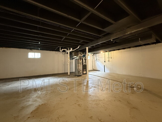 Building Photo - 2512 Dukeland Dr