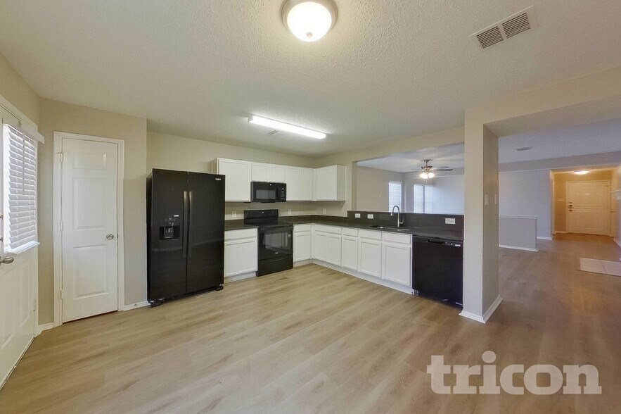 Building Photo - 1417 Atkins St