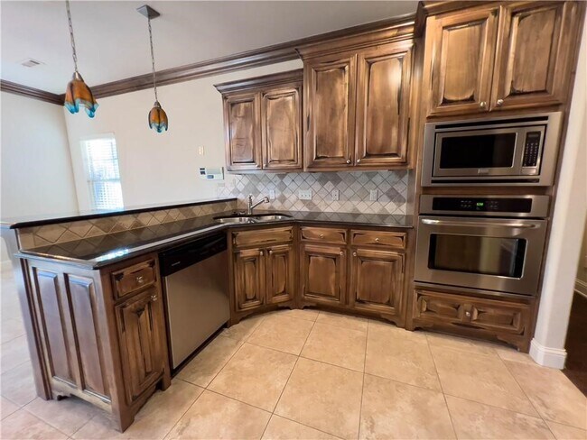 Building Photo - 4608 W Quelinda Dr