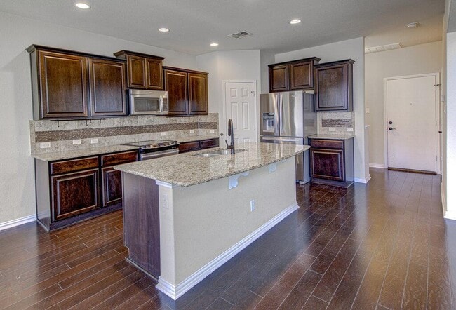 Building Photo - 1400 Middlefield Ct