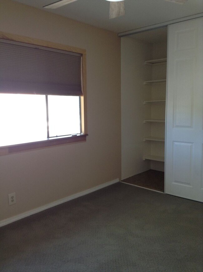 Building Photo - Stunning Townhouse on Mission Boulevard of Fremont