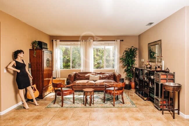 Building Photo - Spacious Home in the Lincoln Crossing Community, walking distance to Lincoln Crossing Elementary