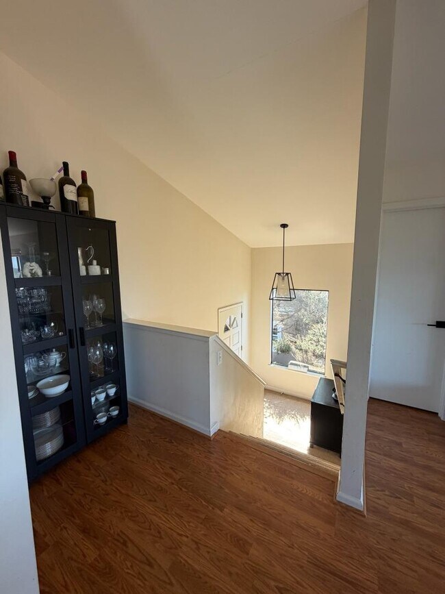 Building Photo - 139 Madrona Ave