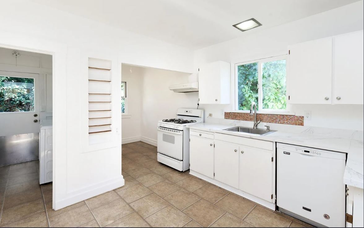 Building Photo - 49 Beverly Rd