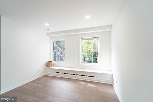 Building Photo - 3244 Titanic Dr