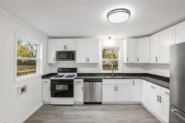 Building Photo - 168 Dorris Ave