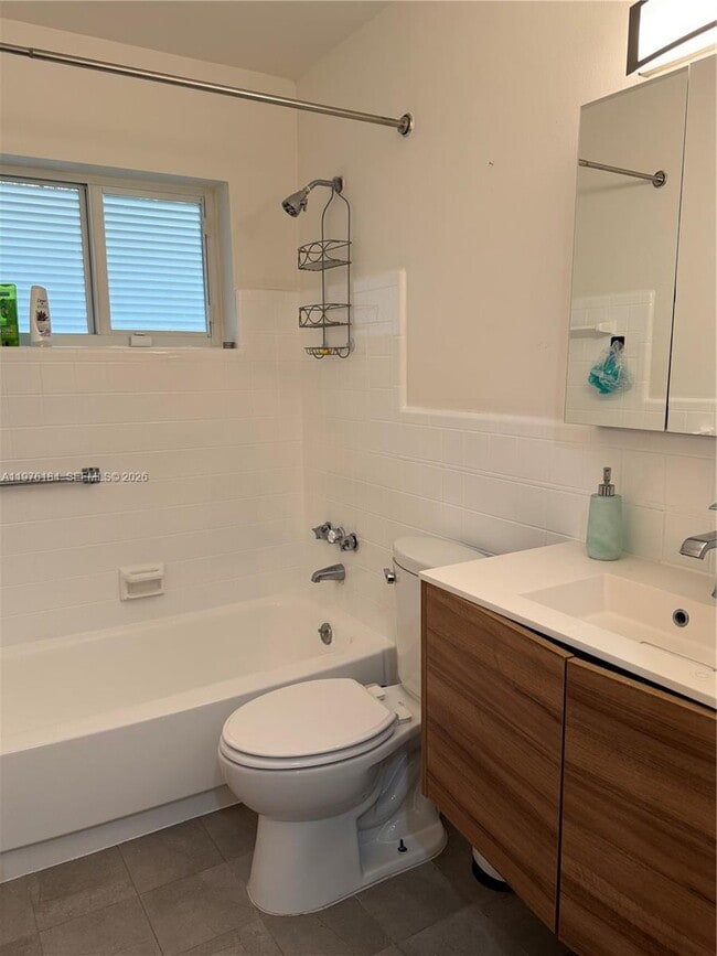 Building Photo - 1428 Ortega Ave