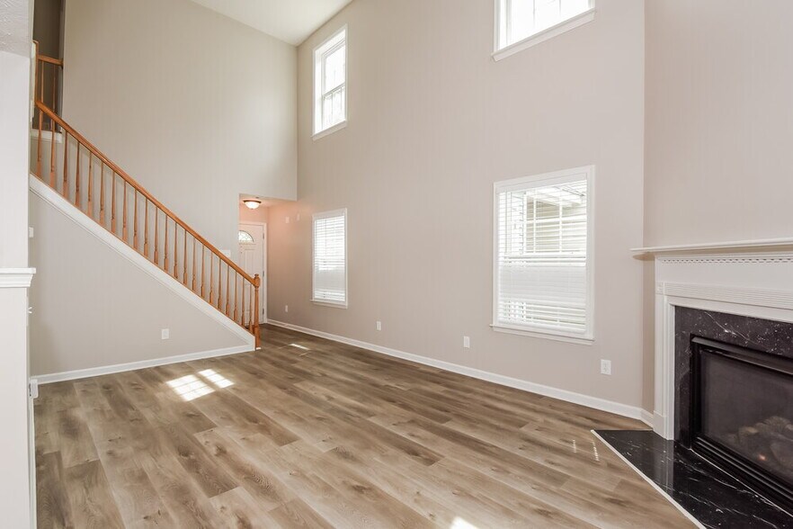 Building Photo - 5995 Mountain Top Pl