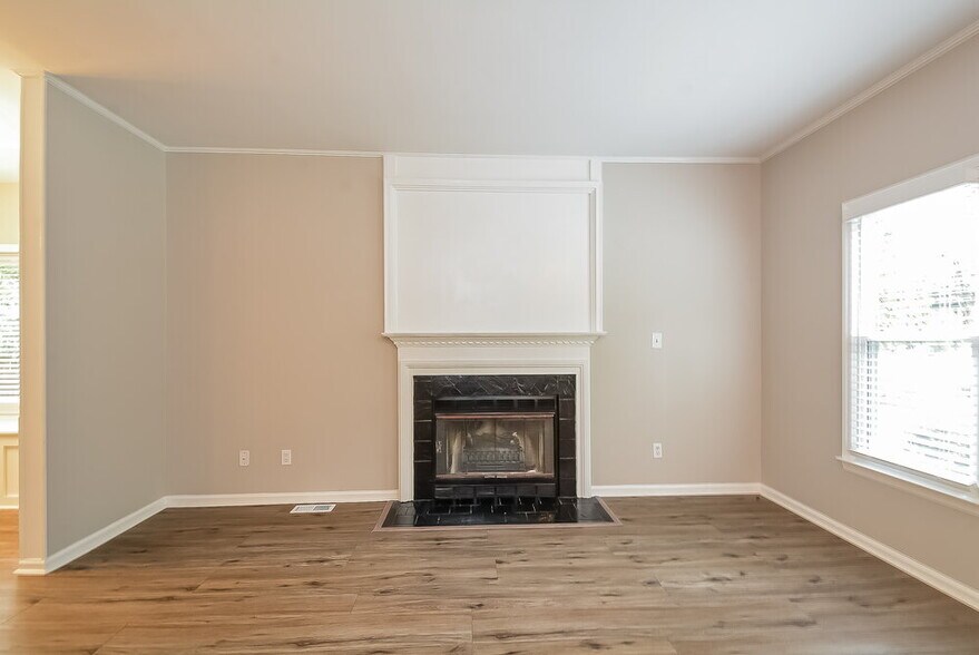 Building Photo - 100 Remington Woods Dr