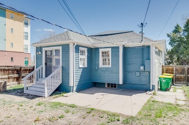 Building Photo - 3703 S Sherman St