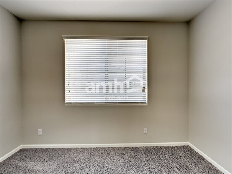 Building Photo - 20673 W Point Ridge Rd